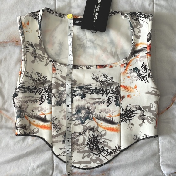 Pretty Little Thing Crop Top NWT - Picture 4 of 5